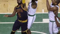Berita Video: Play of the Day - Kyrie Irving