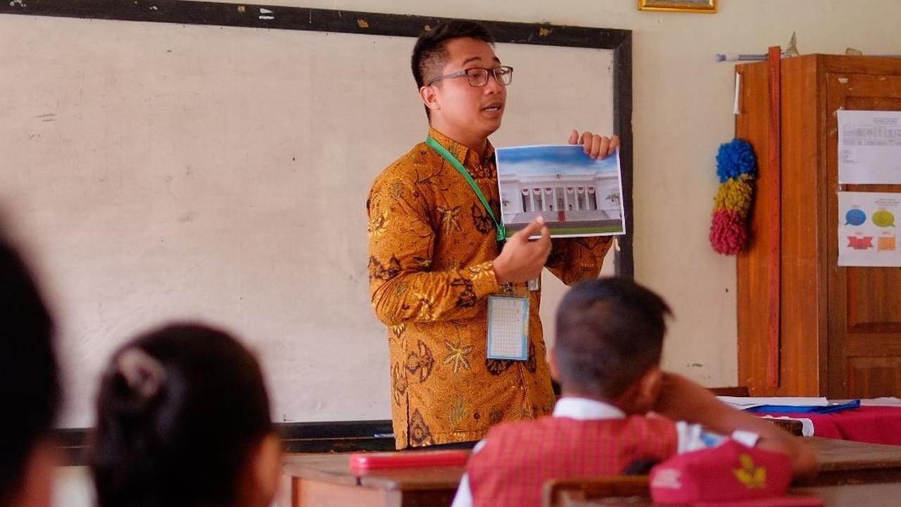 Kemendikdasmen Wajibkan Guru Belajar Seminggu Sekali, Ini Alasannya