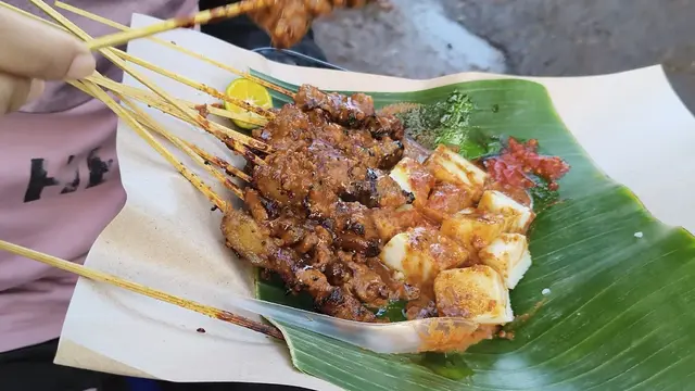 Sate Ayam dan Jando "Sate Ayu Ibu Mardi"