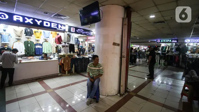 Pasar Tanah Abang Sepi Pengunjung