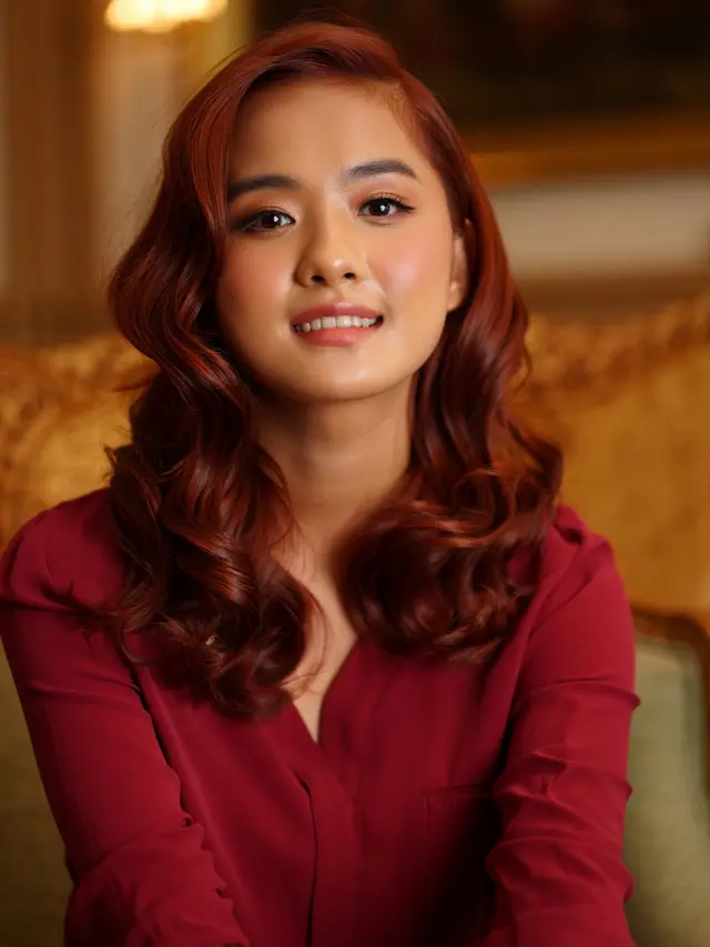 Warna Rambut Agar Terlihat Muda dan Kulit Cerah