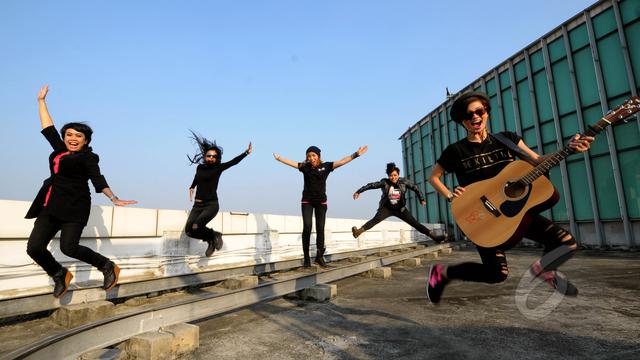 SHE Tampil Beda Dengan Vokalis Baru