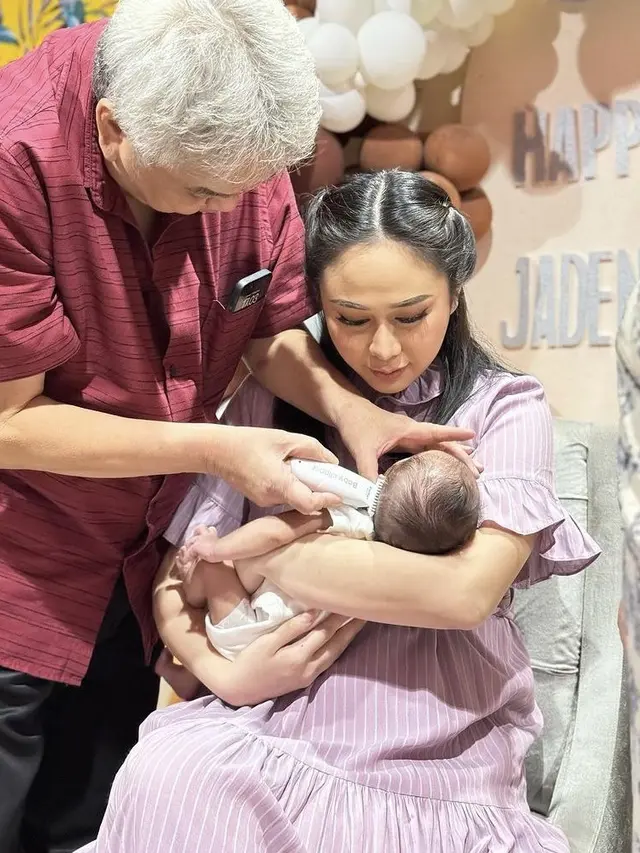 7 Potret Denise Chariesta Rayakan 1 Bulan Kelahiran Buah Hati