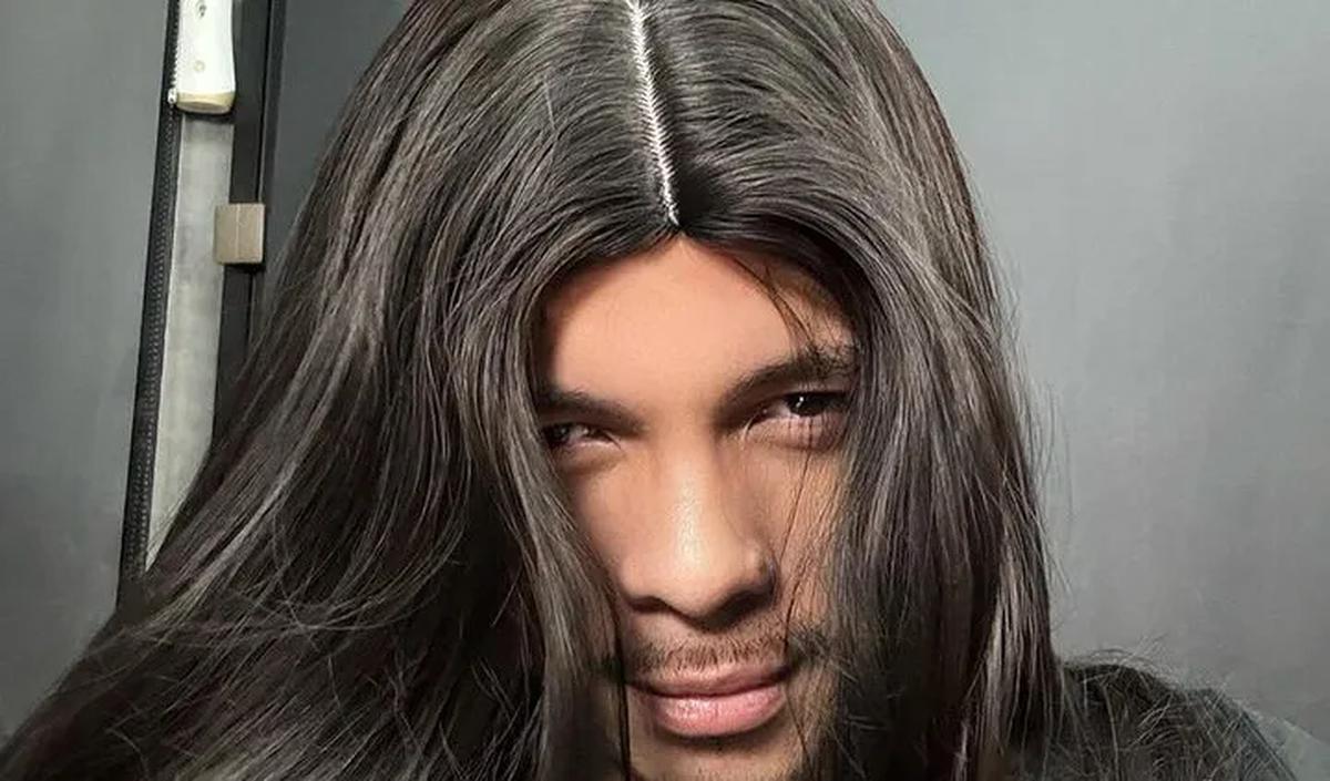 Foto Atta Halilintar dengan rambut panjang langsung banjir komentar dari netizen. Foto Atta sampai dikira penyanyi Virzha.<br>