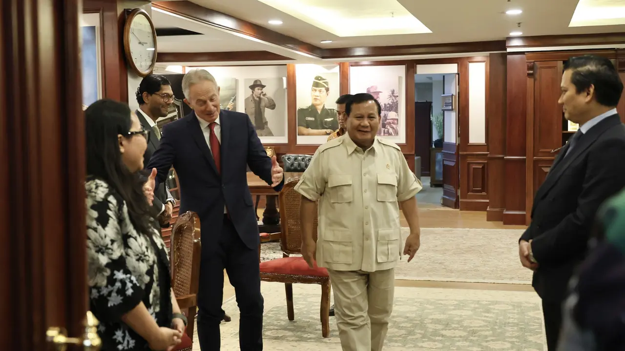 Menteri Pertahanan RI Prabowo Subianto menerima kunjungan mantan Perdana Menteri Inggris Raya (1997-2007) Tony Blair di Kantor Kementerian Pertahanan, Jakarta