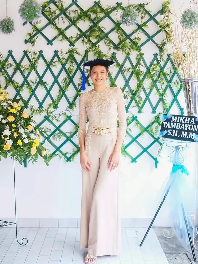 9 Ide Padu Padan Kebaya untuk Gaya Casual yang Stylish, dari Najwa Shihab-Mikha Tambayong