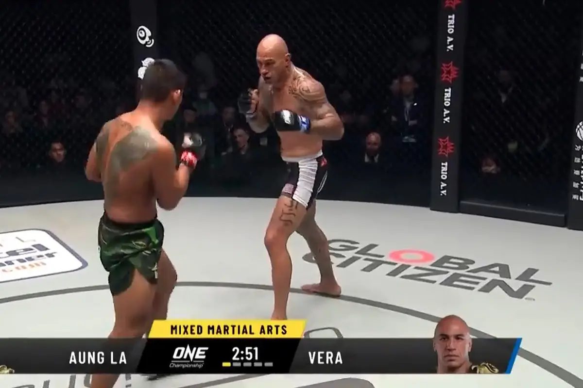 Saksikan Pertandingan Full Aung La N Sang vs Brandon Vera