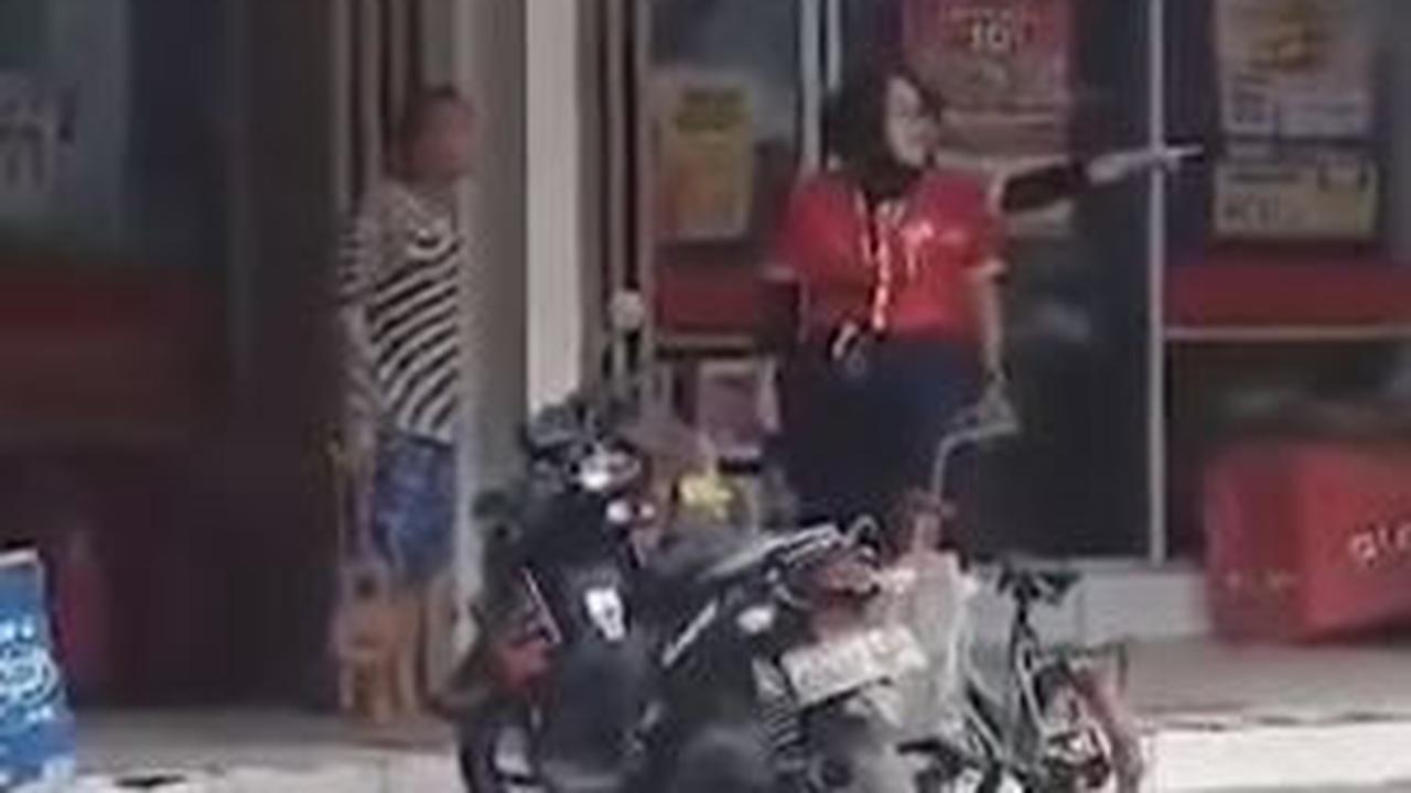 <b>Tak Diberi Uang</b><br>
