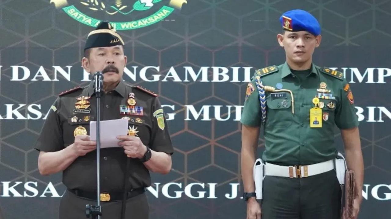 Tinggi Gagah Perwira TNI Ajudan Jaksa Agung dari Corps Polisi Militer