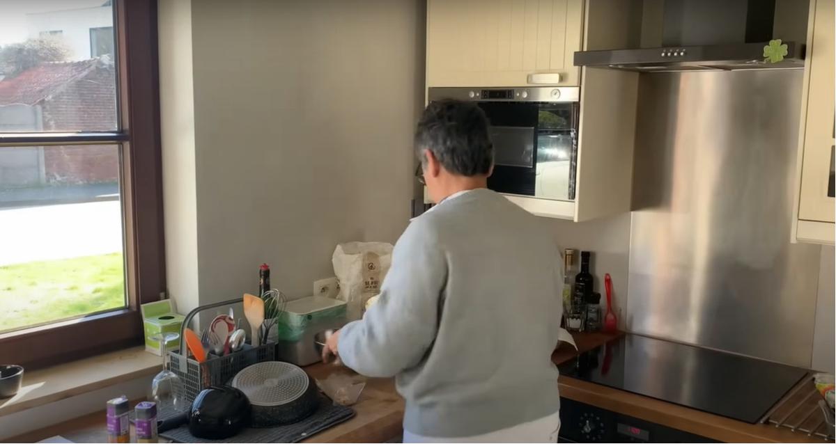 Potret Dapur Rumah Ibu Sandy Walsh di Belanda, Peralatan Masak Lengkap Khas Emak-emak Indonesia