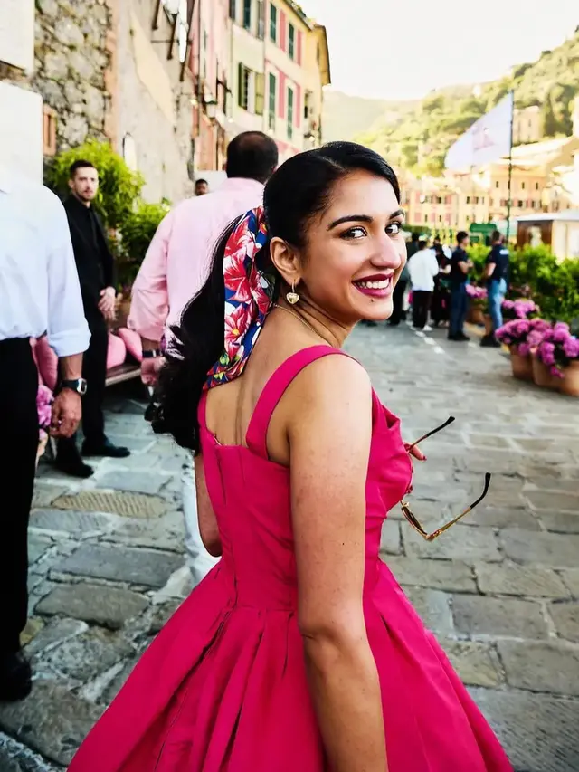 Parade Busana Radhika Merchant di Pesta Pre-Wedding Kedua, Kenakan Empat Gaun dengan Vibes Princess Berbeda