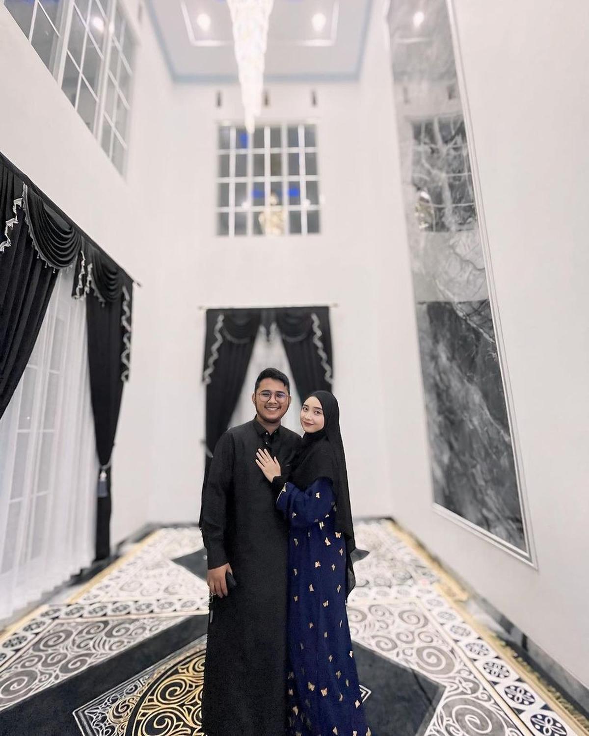 Ega Noviantika, istri Rafly DA, tengah berbahagia menjalani kehidupan rumah tangga dengan dua anak yang semakin besar.&nbsp;