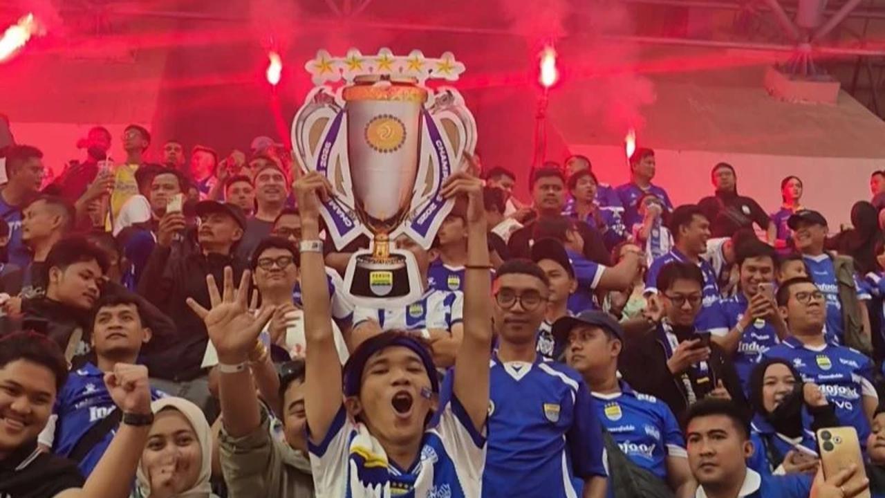 Euforia Bobotoh Pecah di GBLA, Persib Bandung Raih Hattrick Juara Liga Musim Ini