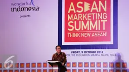Ketua DPD RI Irman Gusman menyampaikan kata sambutan saat acara The First ASEAN Marketing Summit 2015 di Jakarta, Jumat (9/10/2015). Acara membahas taktik dan strategi dalam menghadapi Masyarakat Ekonomi ASEAN (MEA). (Liputan6.com/Immanuel Antonius)