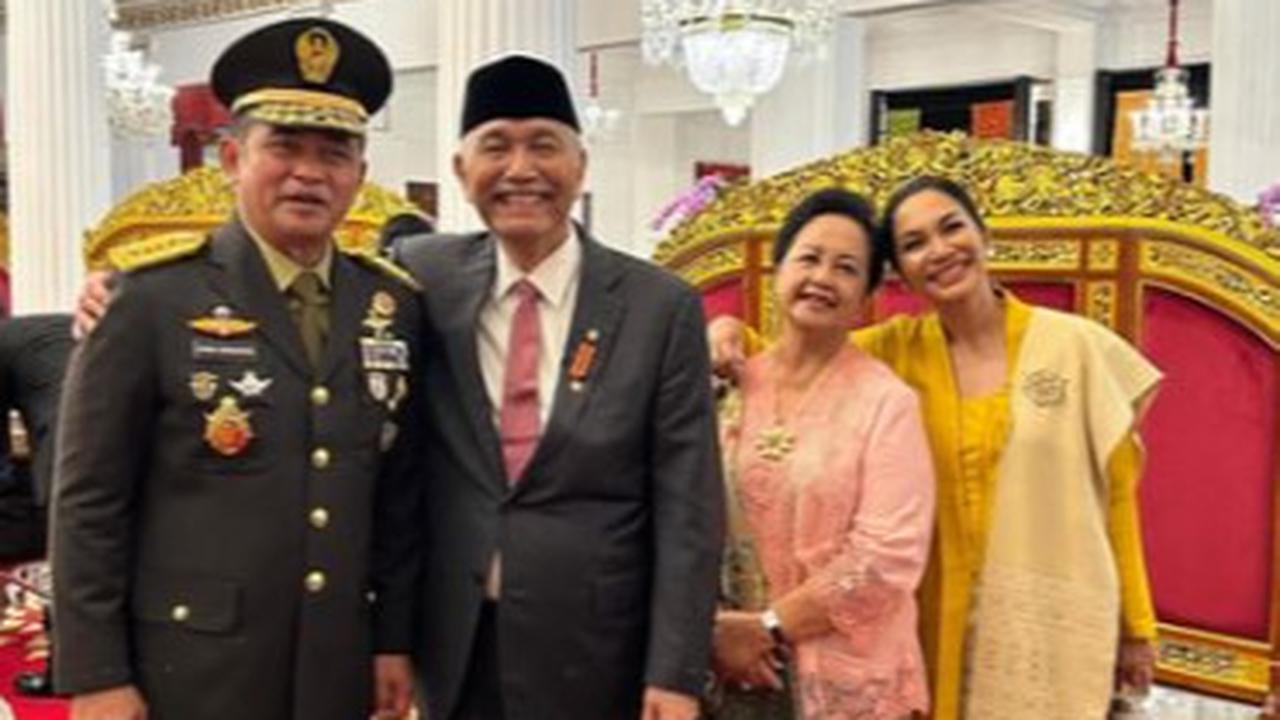 "Berterima kasih kepada Tuhan untuk jabatan BM yang baru," tulisnya.<br>