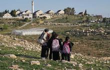 Miris, Pemukim Israel Halangi Akses Anak-Anak Palestina ke Sekolah Sampai Tembakkan Gas Air Mata