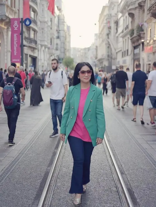 Siti KDI rupanya adik dari pedangdut terkenal Tanah Air, Cici Paramida [instagram/siti_perk]