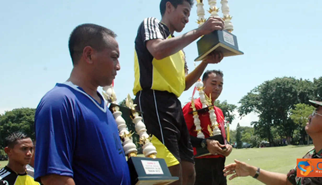 Citizen6, Surabaya: Babak final sepak bola dalam rangka Hari Pendidikan Angkatan Laut (Hardikal) tersebut, dihelat di Lapangan Rajabasa, kesatrian Bumimoro, Kobangdikal, Surabaya. (Pengirim: Penkobangdikal)