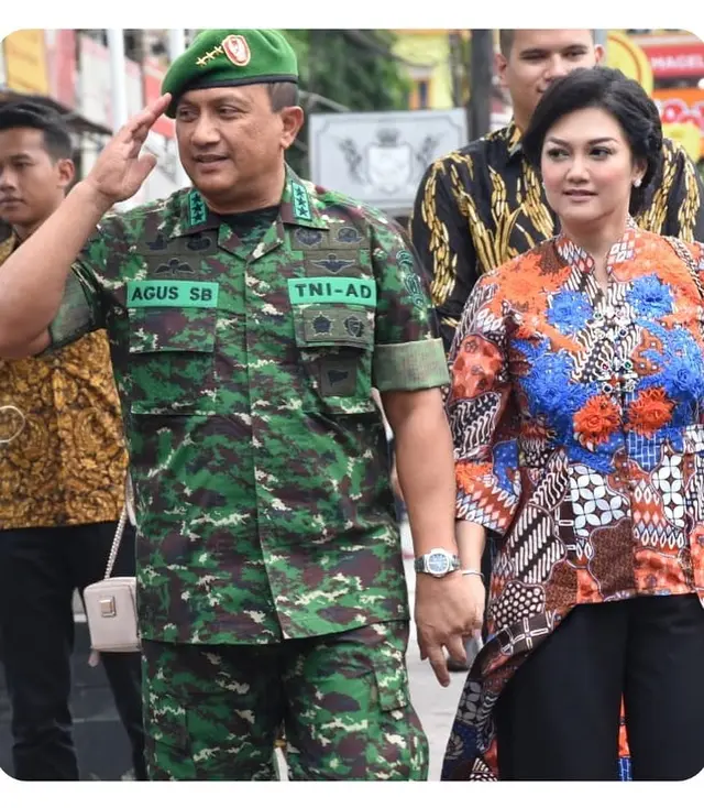 12 Tahun bersama, 9 potret kebersamaan Bella Saphira dan Agus Surya Bakti yang mesranya layaknya ABG