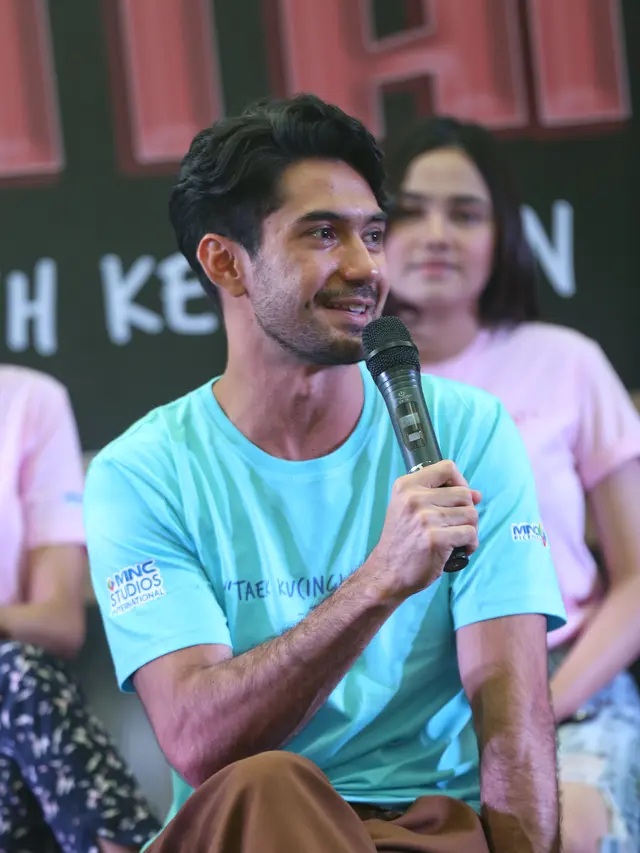 [Fimela] Reza Rahadian