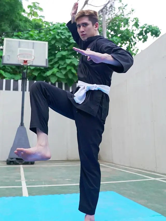 6 Potret Gaya Verrell Bramasta Latihan Pencak Silat, Curi Perhatian