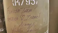 Tulisan Nikki Haley di&nbsp;peluru artileri Israel. (Dok. Instagram/Danny Danon)