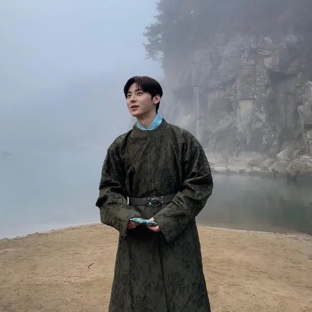 Hwang Minhyun. (Instagram/ optimushwang)