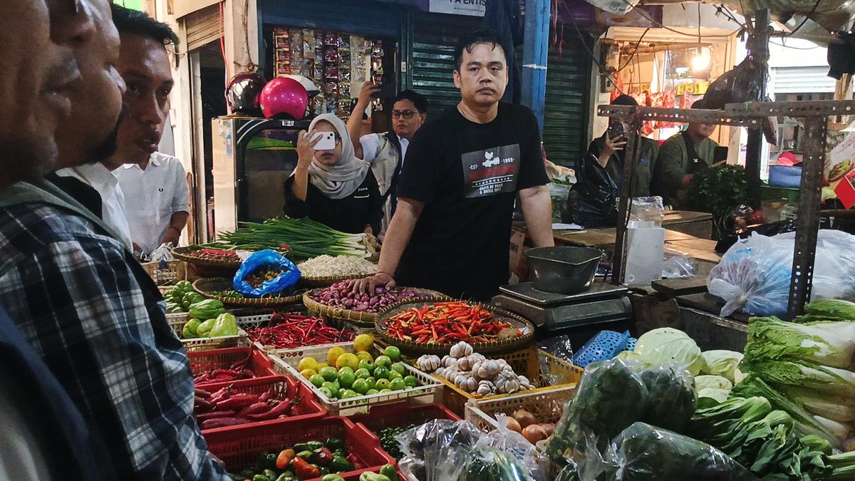 Pedas di Wajan, Perih di Kantong: Harga Cabai Rawit di Pasar Bandung Meroket Jelang Nataru