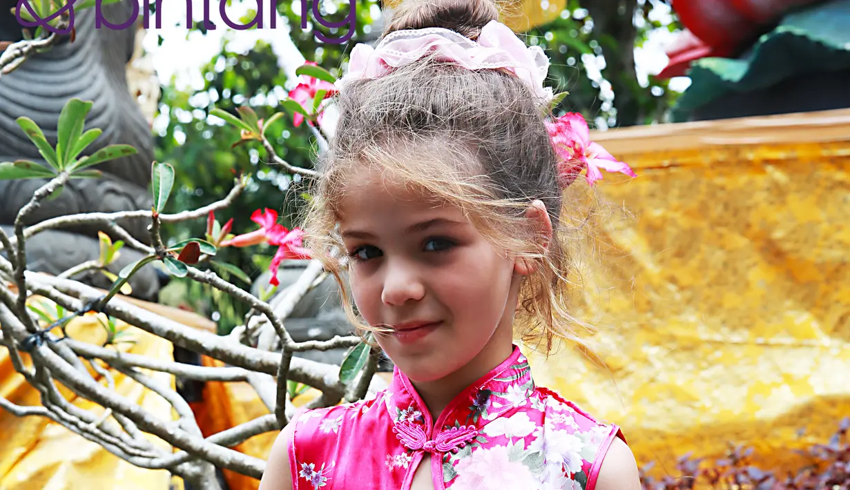 Waktu kunjungan yang terbatas mengharuskan Isabella dan para pemeran ‘Elif’ kembali ke Turki. Namun gadis kecil ini berjanji akan kembali ke Indonesia suatu saat nanti. (Deki Prayoga/Bintang.com)