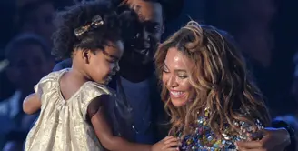 Putri semata wayang Beyonce dan Jay Z yakni Blue Ivy Carter tengah berbahagia merayakan hari ulang tahunnya yang ke 4 tahun. (AFP/Bintang.com)