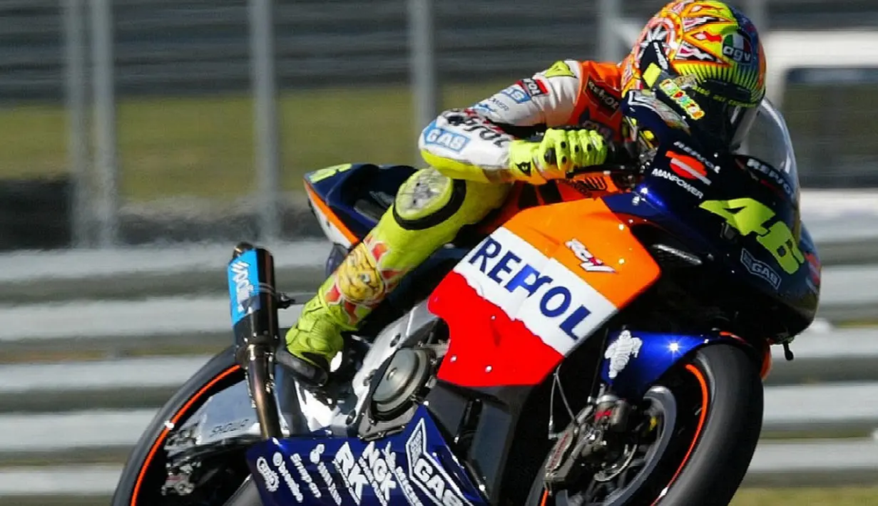 Mulai tahun 2002 Valentino Rossi mulai rajai Motogp bersama Repsol Honda Team, Ia tampil Brilian dengan memenangkan hampir seluruh balapan pada 2002. (www.motorosakcio.hu)