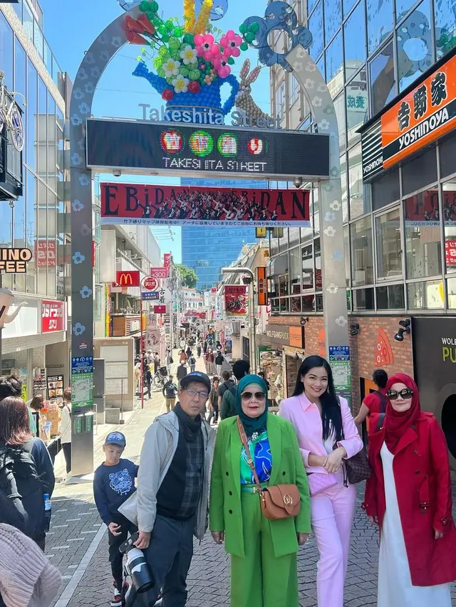 Titi Kamal liburan di Jepang (Foto: Instagram titi_kamall)