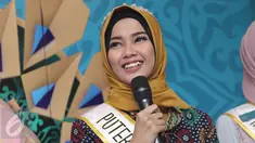 Syifa Fatimah asal Jepara berhasil menjadi Puteri Muslimah Indonesia 2017 setelah mengalahkan 18 peserta lainnya dari berbagai kota di Indonesia. (Liputan6.com/Herman Zakharia)