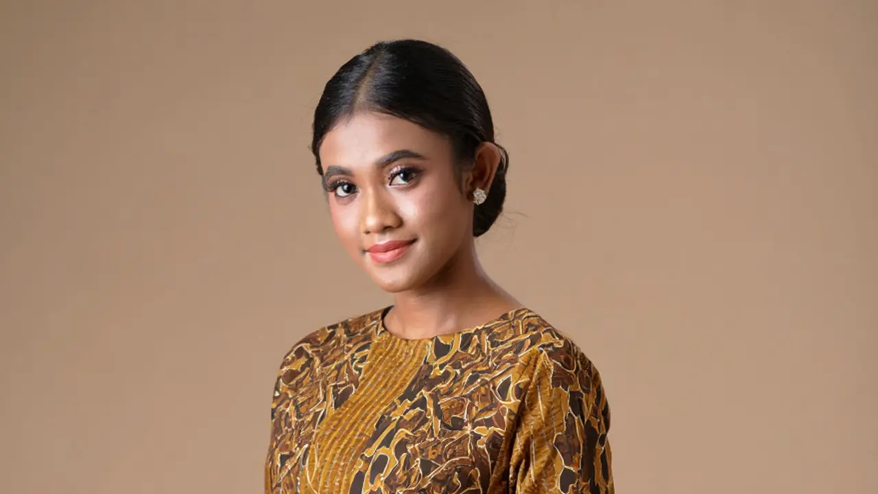 Batik Lengan Lonceng Renda Elegan untuk Pernikahan