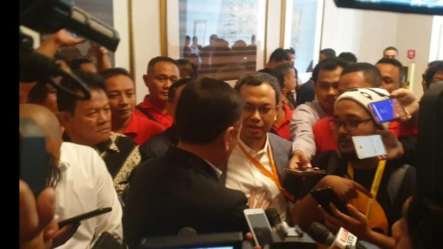 Iwan Bule dan Vijaya Dorong-dorongan Jelang Pemilihan Caketum PSSI (Liputan6.com / Cakrayuri Nuralam)