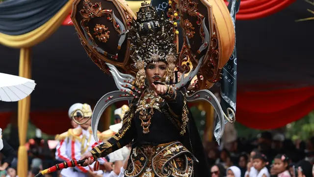 BEC 2026 Tampil Spektakuler, Perpaduan Sejarah Perang Bayu dan Fashion Modern Memikat Ribuan Penonton