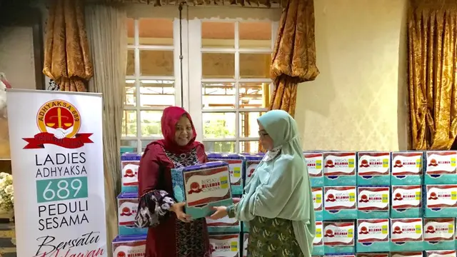 Anna Mariana dan Ladies Adhyaksa Angkatan 689 Gelar  Baksos di Tengah Pandemi