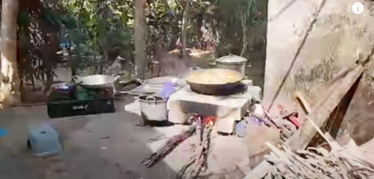Siapkan Makanan, Bule Cantik Mualaf Asal Amerika Ikut Acara Maulid Nabi '