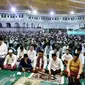 Wali Kota Tangerang Arief R Wismansyah menjanjikan hadiah umroh kepada warganya yang rajin sholat tarawih selama Ramadhan 2023 di Masjid Raya Al Azhom. (Liputan6.com/Pramita Tristiawati)