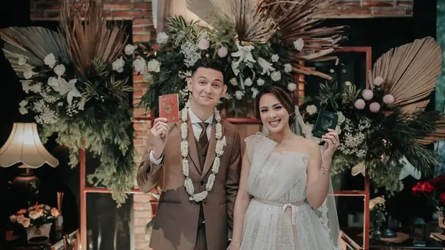 7 Momen Bahagia Pernikahan Marcell Darwin dan Nabila Faisal yang Digelar Intim