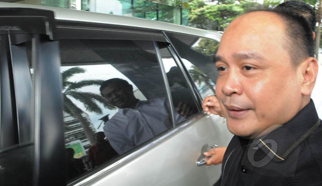 Penghuni kamar apartemen The Capital Resident, Supriansa seusai memenuhi panggilan KPK di gedung KPK Jakarta, Senin (23/2/2015). (Liputan6.com/Herman Zakharia)