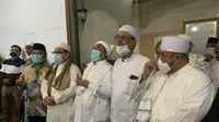 Presiden PKS, Ahmad Syaikhu dan rombongan bertemu Habib Rizieq Shihab di kediamannya Petamburan, Tanah Abang, Jakarta Pusat. (Dok PKS)