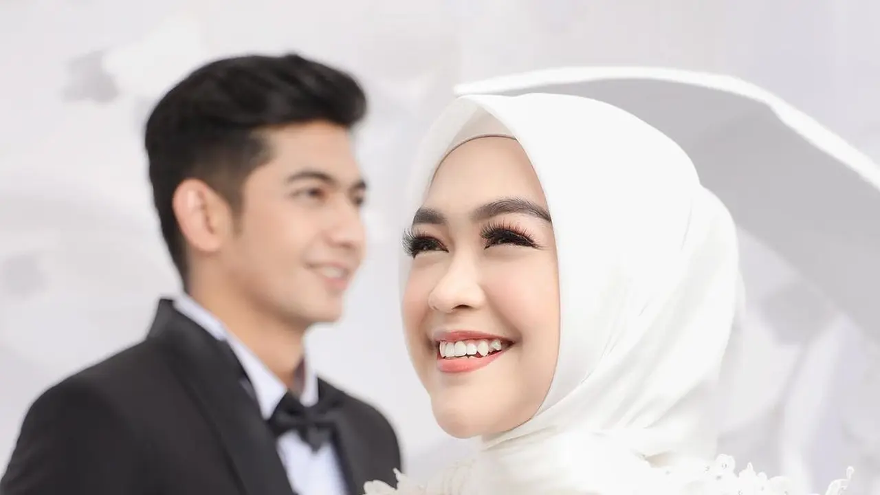 [Fimela] Prewedding Ria Ricis dan Teuku Ryan