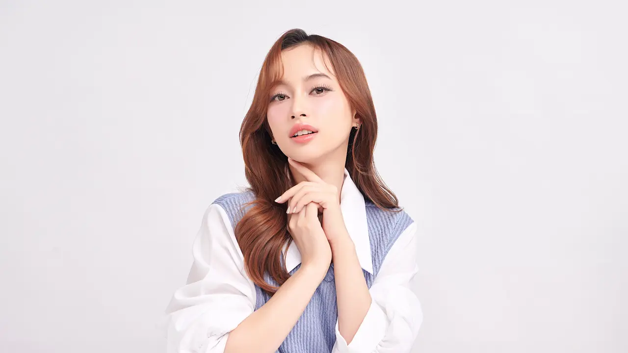 Rahasia Tampil On Point, Ini Deretan Beauty Essentials Wajib Ada di Backstage ala Dangdut Academy 8
