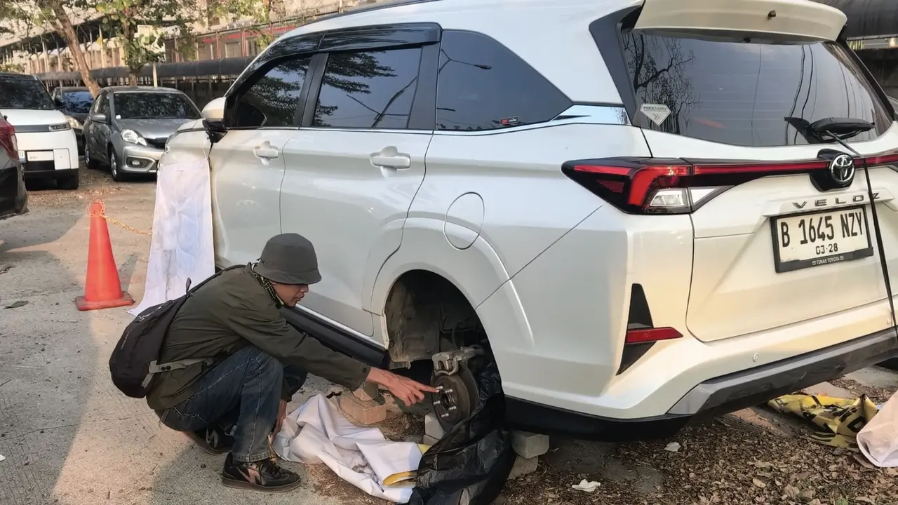 Kasus pencurian ban mobil di Stasiun Rawa Buntu