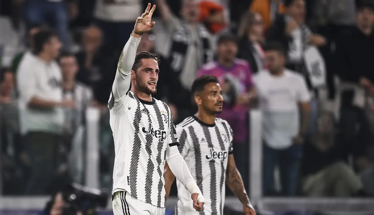 Gelandang Juventus Adrien Rabiot merayakan gol yang dicetaknya ke gawang Maccabi Haifa pada matchday ketiga Grup H Liga Champions di Allianz Stadium, Kamis (6/10/2022) dini hari WIB.  Tuan rumah Juventus berhasil mengalahkan Maccabi Haifa dengan skor 3-1. (Fabio Ferrari/LaPresse via AP)
