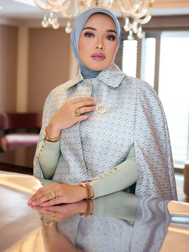 Linda Anggrea, Founder Buttonscarves