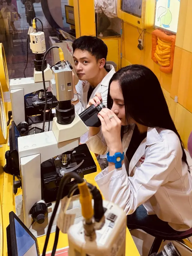 Lyodra dan Randy Martin Ngedate di Taman Bermain Edukatif. [@randymartinnn]