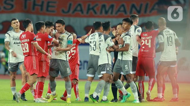Riko Simanjuntak dan Krmencik Cetak Gol, Persija Jakarta Bungkam Persib Bandung