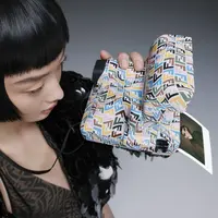Kamera Vintage Polaroid OneStep Close-Up 600 klasik hadir dengan DNA FENDI yang klasik (Photo: FENDI)